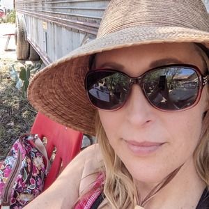 Meet your Posher, Lisa